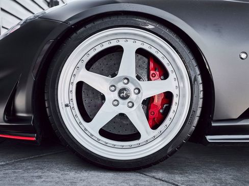 Used 2021 Ferrari 812 GTS RWD image 3