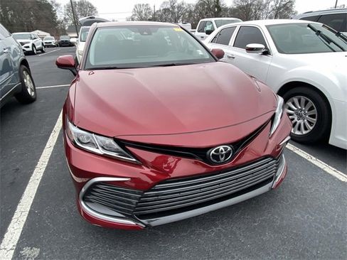 Used 2021 Toyota Camry LE image 2