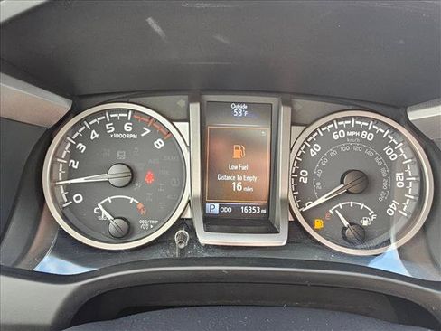 Used 2023 Toyota Tacoma SR5 RWD image 21