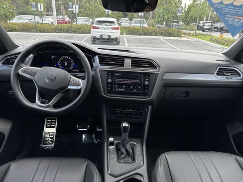 Used 2023 Volkswagen Tiguan SE R-Line image 14