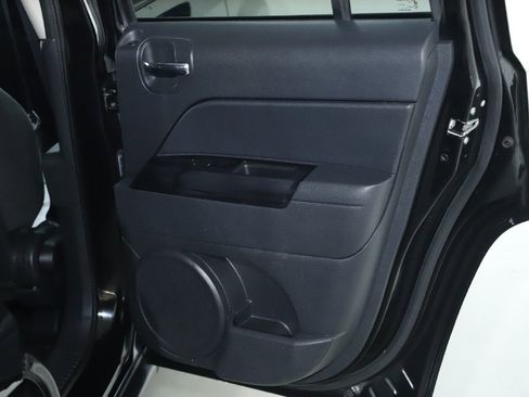 Used 2017 Jeep Patriot Sport w/ Power Value Group image 28