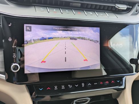 New 2026 Jeep Grand Cherokee L Limited RWD image 22
