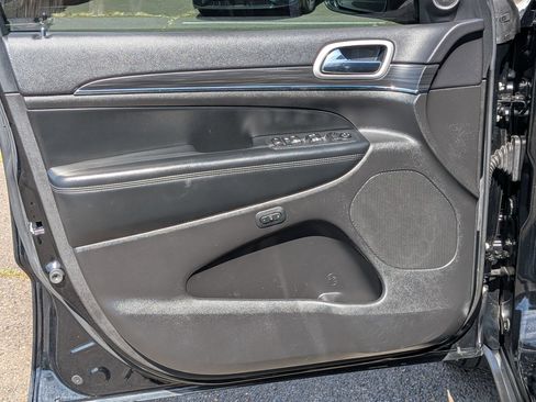 Used 2020 Jeep Grand Cherokee Limited AWD/4WD image 6