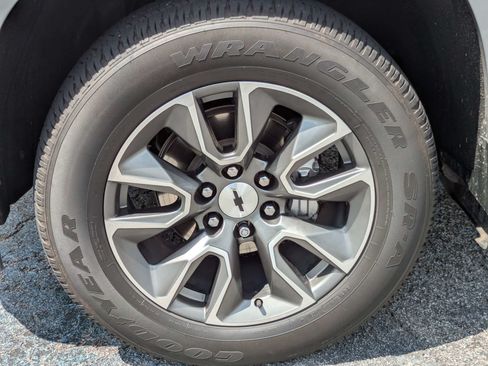 Used 2023 Chevrolet Silverado 1500 RST AWD/4WD image 30