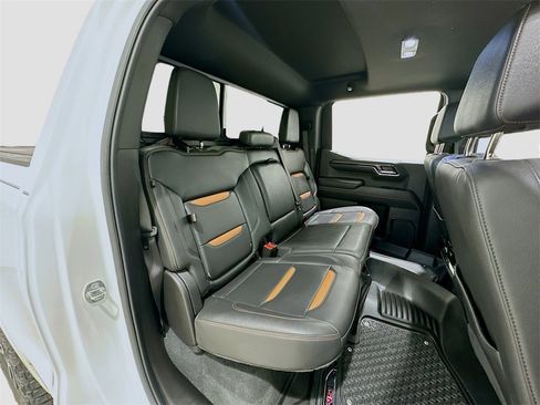Used 2024 GMC Sierra 1500 AT4 w/ Technology Package image 29