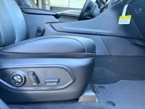 New 2025 Jeep Grand Cherokee Limited w/ Luxury Tech Group II image 32