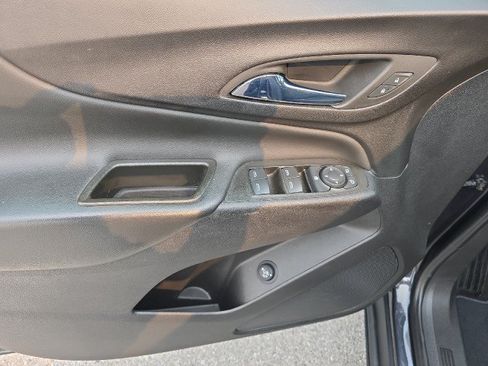 Used 2022 Chevrolet Equinox LT AWD/4WD image 16
