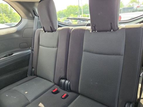 Used 2020 Nissan Pathfinder S FWD image 24