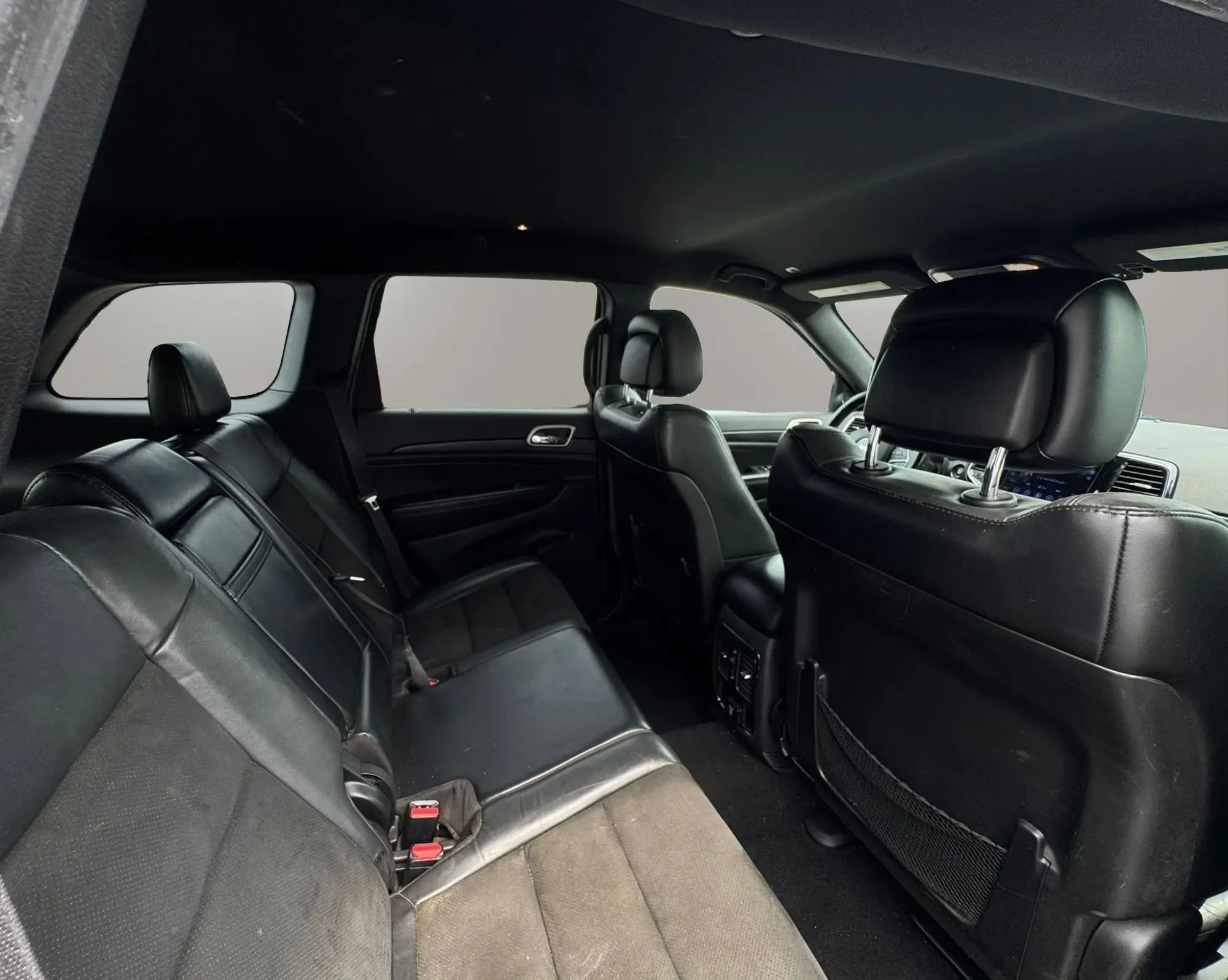 Used 2019 Jeep Grand Cherokee Altitude RWD image 13