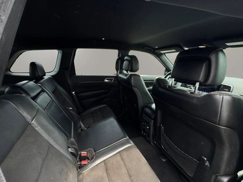 Used 2019 Jeep Grand Cherokee Altitude RWD image 13