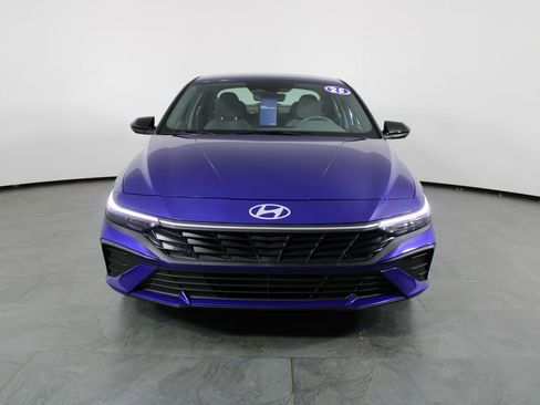 Certified 2025 Hyundai Elantra Sport image 13