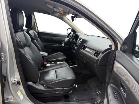 Used 2020 Mitsubishi Outlander SEL image 12