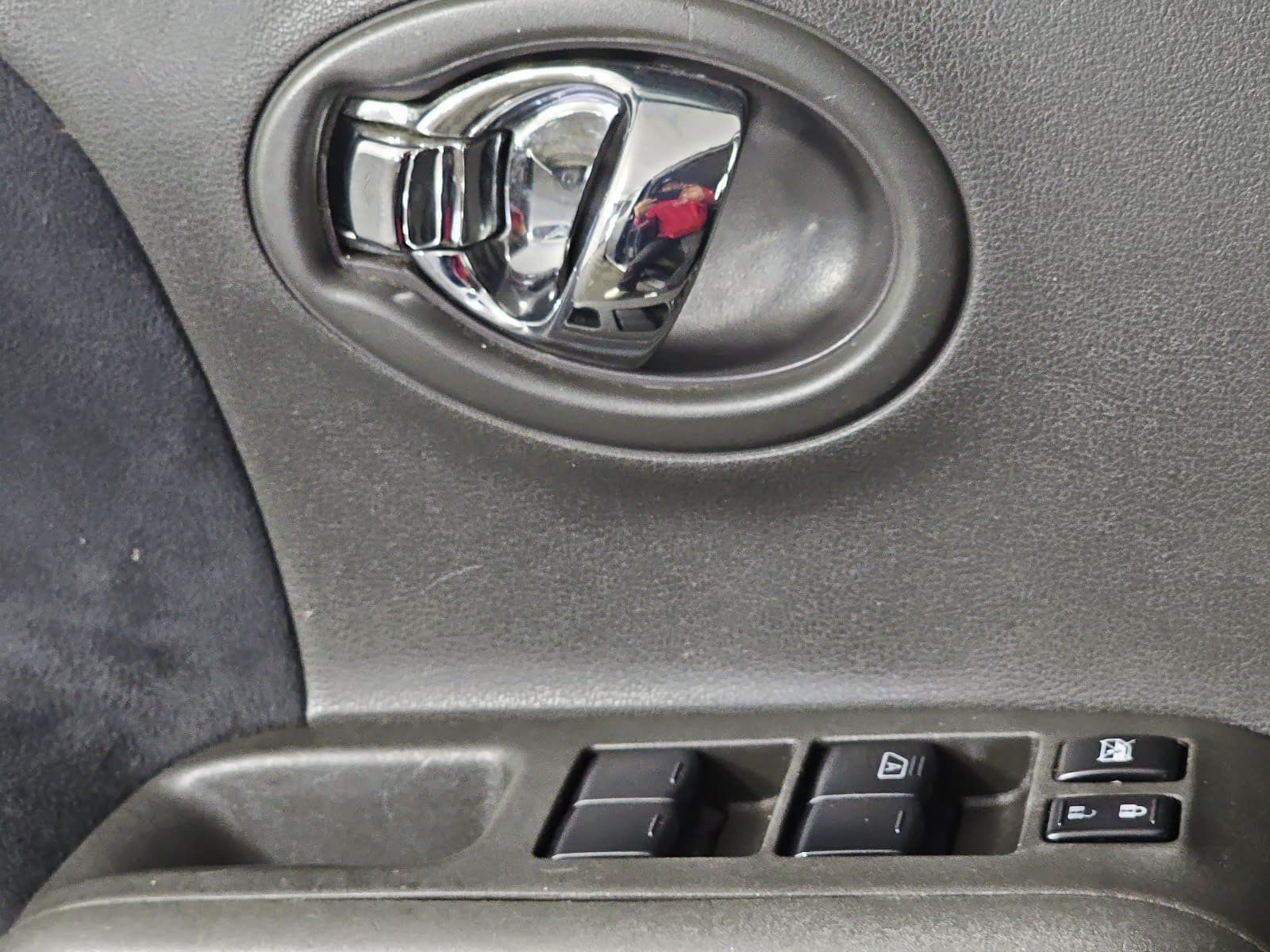 Used 2013 Nissan Cube 1.8 S w/ Interior Designer Pkg FWD image 22