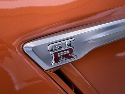 Used 2018 Nissan GT-R Premium w/ Premium Interior Package AWD/4WD image 26
