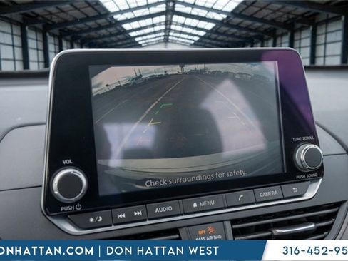 Used 2024 Nissan Altima 2.5 SV image 19