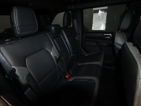 Used 2025 Ford Bronco Outer Banks AWD/4WD image 25
