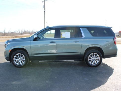Used 2023 Chevrolet Suburban Premier image 6