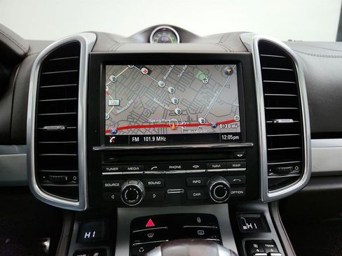 Used 2013 Porsche Cayenne GTS AWD/4WD image 21