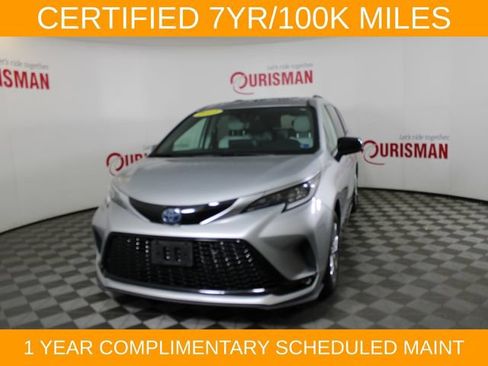 Used 2023 Toyota Sienna XSE AWD/4WD image 1