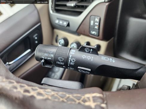 Used 2016 Chevrolet Suburban LTZ image 47