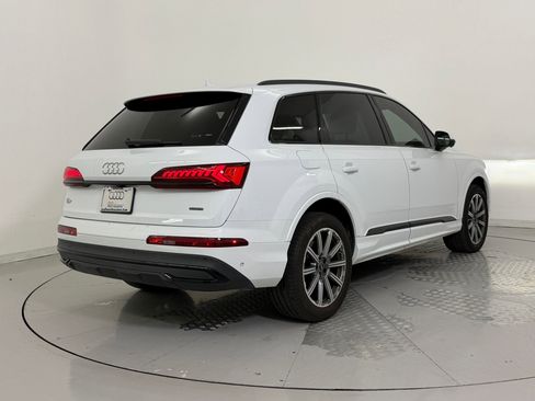 Used 2023 Audi Q7 Premium Plus image 8