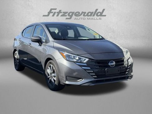 Used 2025 Nissan Versa SV FWD image 1