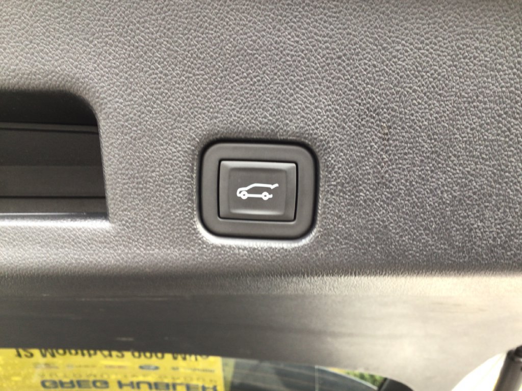 Used 2026 GMC Acadia Elevation w/ Elevation Premium Package FWD image 46