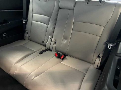 Used 2017 Honda Pilot Touring image 13