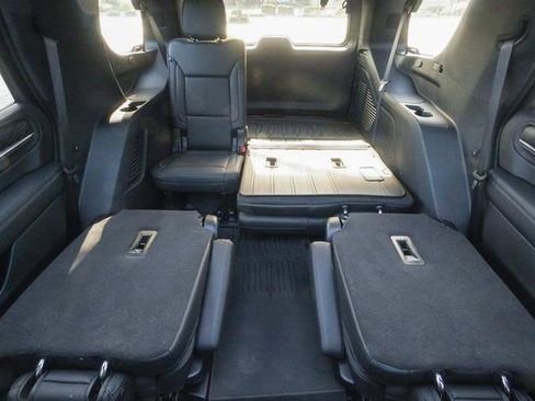 Used 2024 GMC Yukon Denali w/ Advanced Technology Package image 27