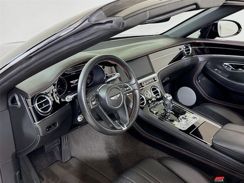 Used 2020 Bentley Continental GT V8 image 15