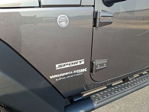 Certified 2018 Jeep Wrangler Unlimited Sport S AWD/4WD image 27