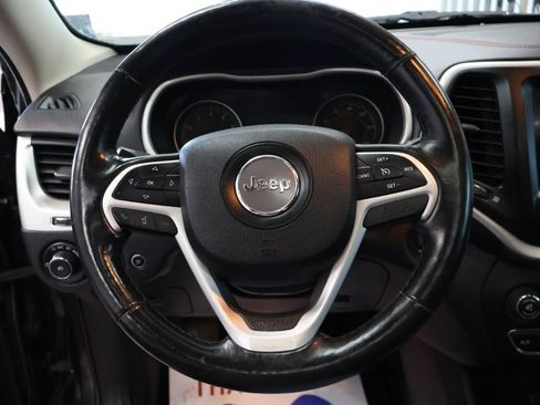 Used 2015 Jeep Cherokee Trailhawk w/ Leather Interior Group AWD/4WD image 15