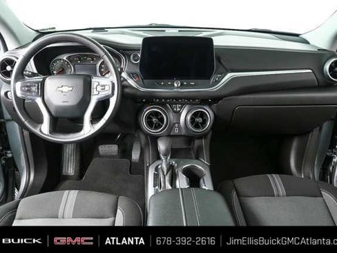 Certified 2025 Chevrolet Blazer LT FWD image 17