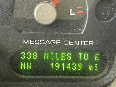 Used 2005 Ford Explorer XLT AWD/4WD image 4