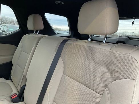 Used 2023 Chevrolet Traverse LS image 16