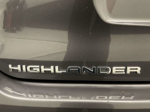 Used 2023 Toyota Highlander XLE image 24