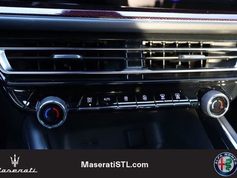 Used 2024 Chevrolet Traverse RS image 18