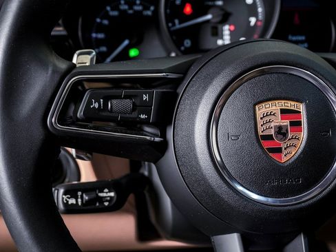 Certified 2025 Porsche Macan image 20