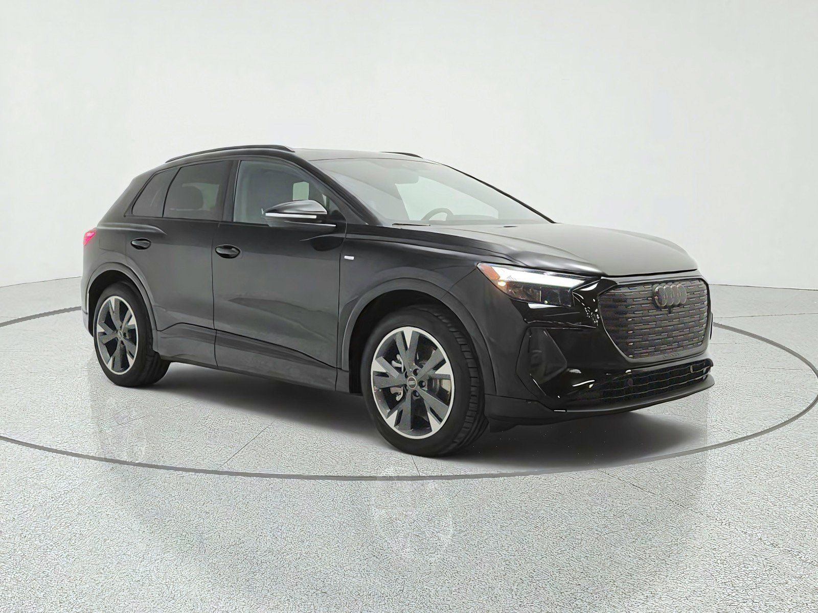 Used 2024 Audi Q4 e-tron Premium Plus AWD/4WD image 3