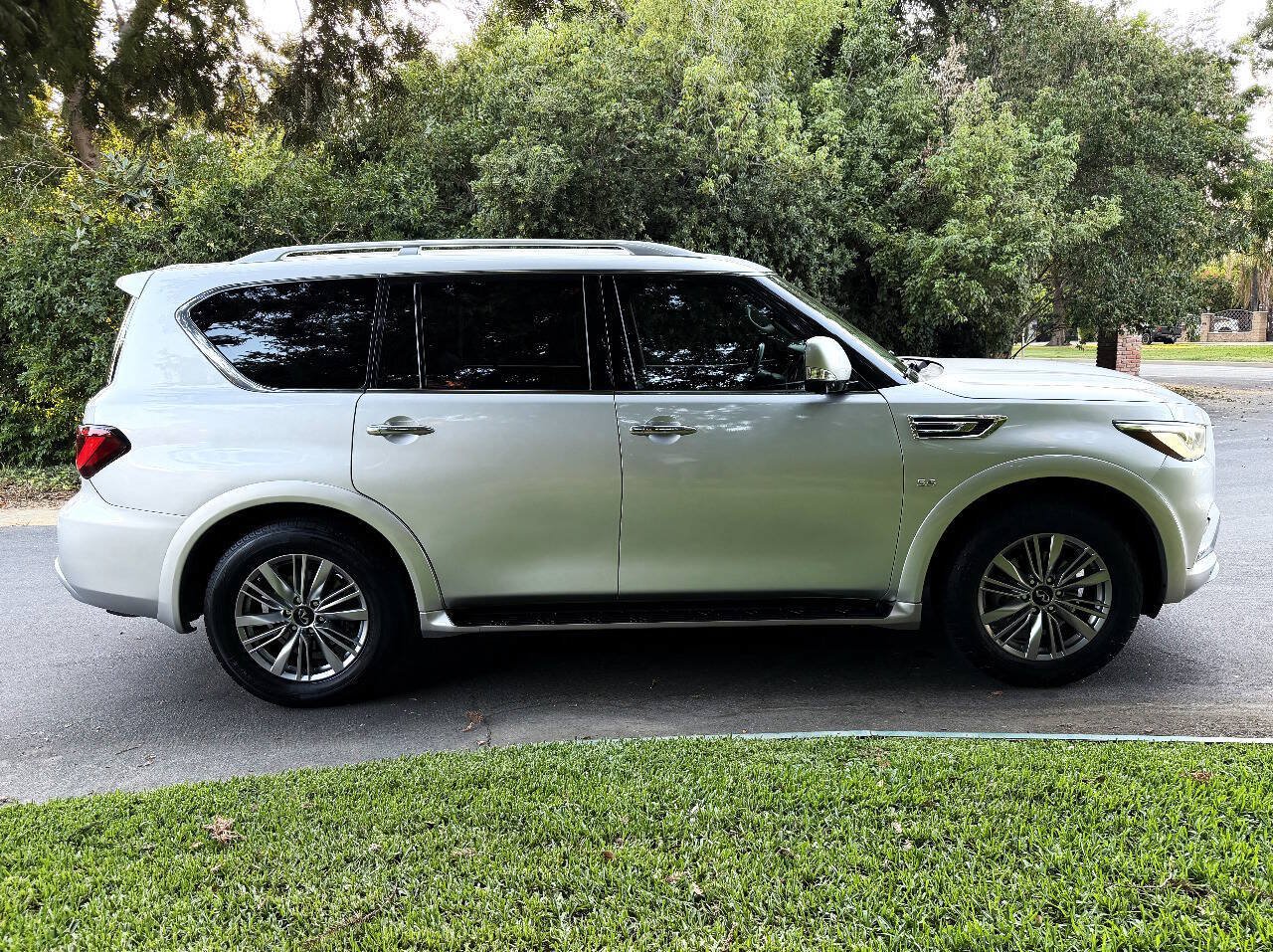 Used 2020 INFINITI QX80 Luxe w/ Proassist Package AWD/4WD image 9