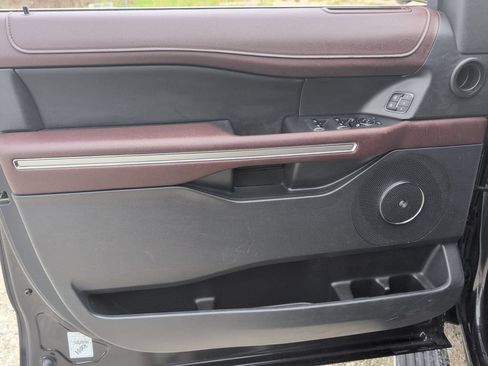Used 2024 Ford Expedition Limited AWD/4WD image 11