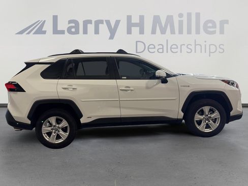 Certified 2021 Toyota RAV4 XLE w/ Convenience Package AWD/4WD image 6
