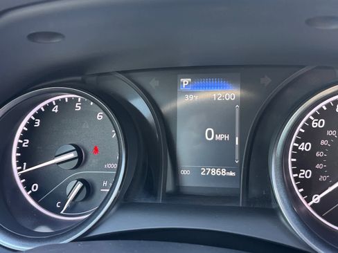 Used 2024 Toyota Camry SE image 20