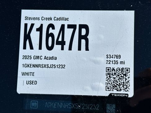 Used 2025 GMC Acadia Elevation image 2