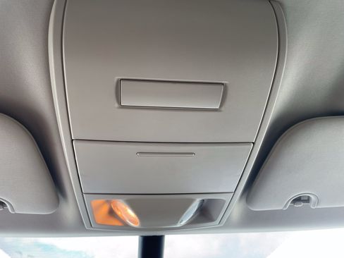 Used 2018 Dodge Grand Caravan SE w/ UConnect Hands-Free Group FWD image 23
