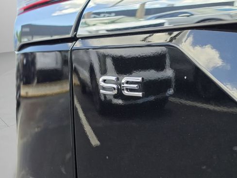 Used 2024 Volkswagen Atlas SE FWD image 22