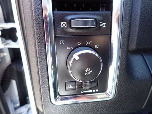 Used 2016 RAM 1500 Laramie w/ Convenience Group AWD/4WD image 17