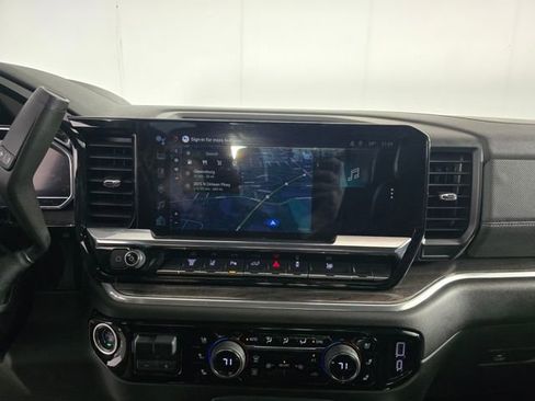 Used 2025 Chevrolet Silverado 3500 LTZ w/ LTZ Premium Package image 12