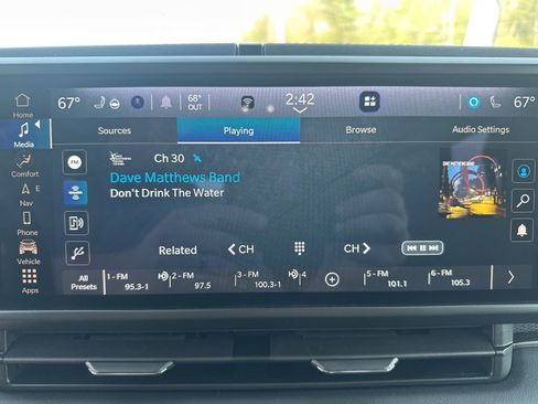 Used 2024 Jeep Gladiator Mojave w/ Technology Group AWD/4WD image 27
