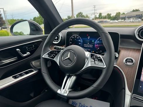 Used 2026 Mercedes-Benz GLC 300 4MATIC image 28